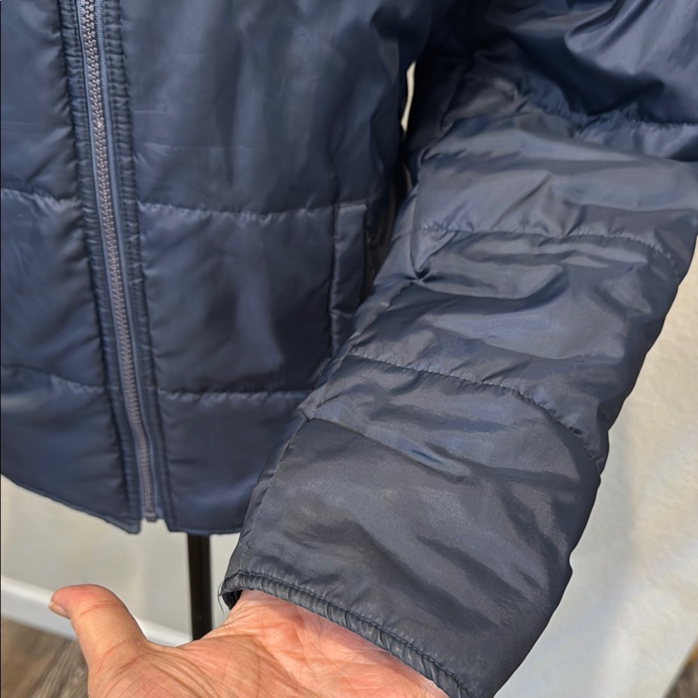 Authentic Burberry Navy Jacket with Faux Fur Hood - Picture 3 of 12